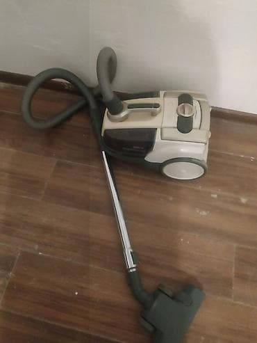 Video oyunlar və konsollar: VITEK tozsoran – 1800 W güc, Aqua Filtration sistemi Xüsusiyyətlər: - — 3