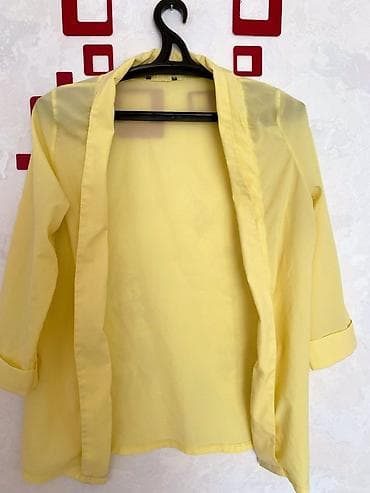 Sarı rəngli qadın kardiqanı/üst köynək - Model: Açıq önlü, düyməsiz - — 2