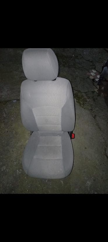 07 sekilleri: Avtomobil ön oturacağı - Boz rəngli parça üzlüklü, başaltılıqla — 2