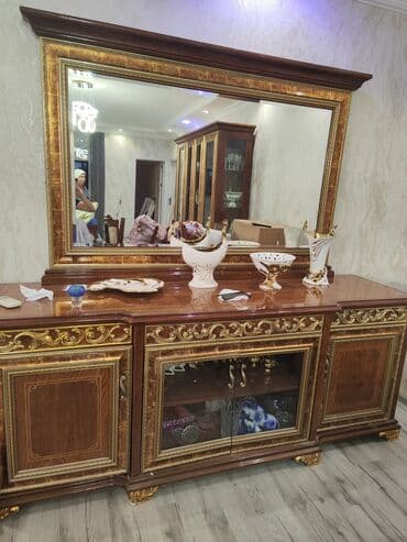 guzgulu dolablar: İşlənmiş, Güzgülü, Rumıniya — 1