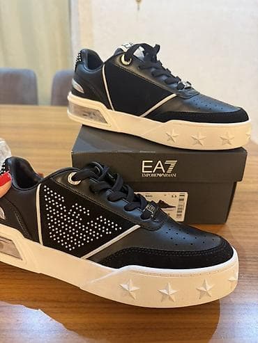 krosovka: EA7 Emporio Armani qadın krossovkası Model: X006 XK296 (EA7 Road Star — 2