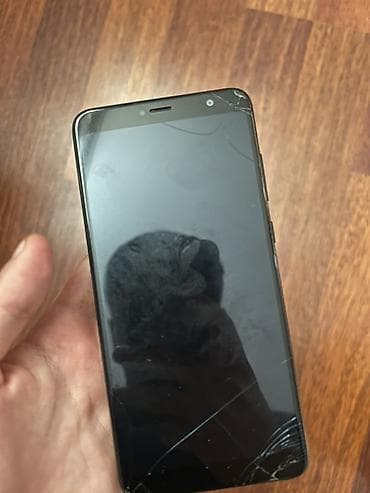 hisense c30: Hisense smartfon.Tam işlək.İkinci telefon kimi işlədilə bilər. - — 2