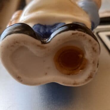 suse saxlama qablari: Farfor duz qabı satılır. - Duz qabı Quba şəhərindədir. - Şamaxinkaya — 13