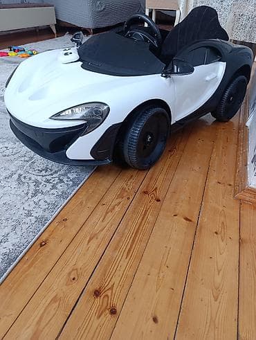 Uşaq üçün elektrikli maşın – sport kupe dizaynı, ağ-qara korpus — 3