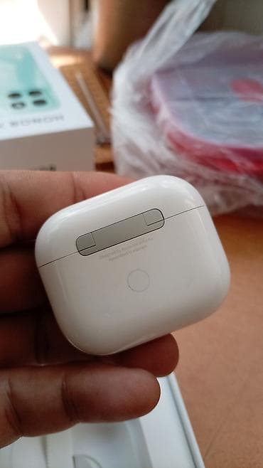 Məhsul: Apple AirPods (MagSafe şarj qutulu) Xüsusiyyətlər: - Apple