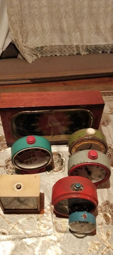 Ev saatları: Masaüstü saatlar, Mexaniki, Saniyə əqrəbi — 4