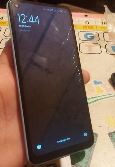 ev lazer: Xiaomi rəng - Ağ, 
 İki sim kartlı — 2