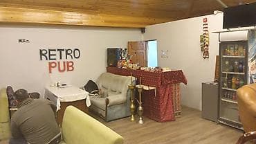Retro Pub –. Merdekanda yerlesir. işçi xanim teleb olunur. maas