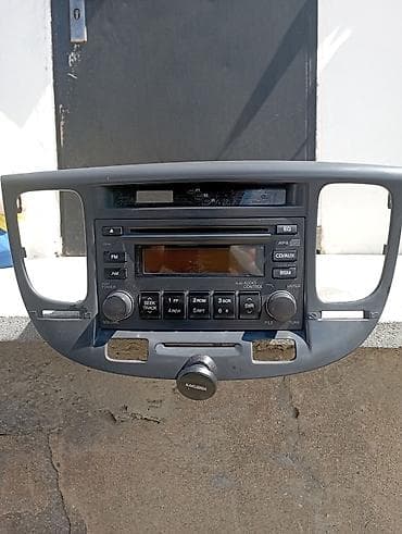 Ehtiyat hissələri: Kia rio 2008 original magnitola çərçivə ilə birlikdə — 2