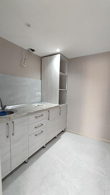 yevlax makler: Bakı Ağ Şəhərdə, “London Evləri”ndə ofis kimi təmir olunmuş mənzil — 7