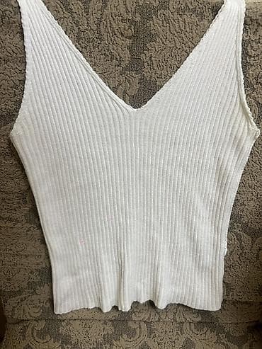 nike tech: Ağ rəngli, crop top - Model: nazik çiyin askılı, V-şaquli dekolteli — 2