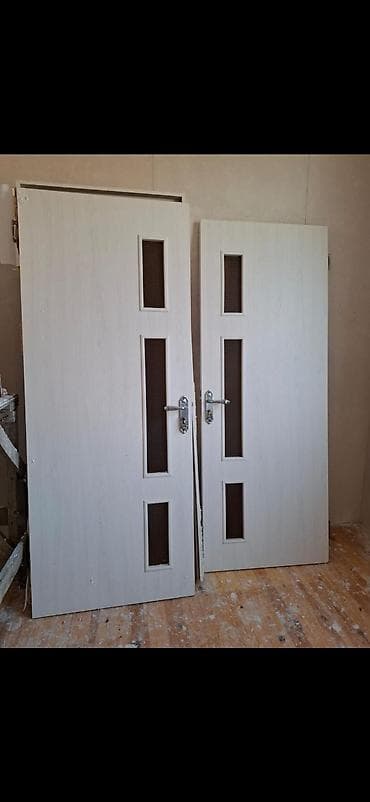 TƏCİLİ ENDİRİM!!!İdeal vəzyətdə 3ədəd qapı satılır,ölçü 90*2,10,zamoku