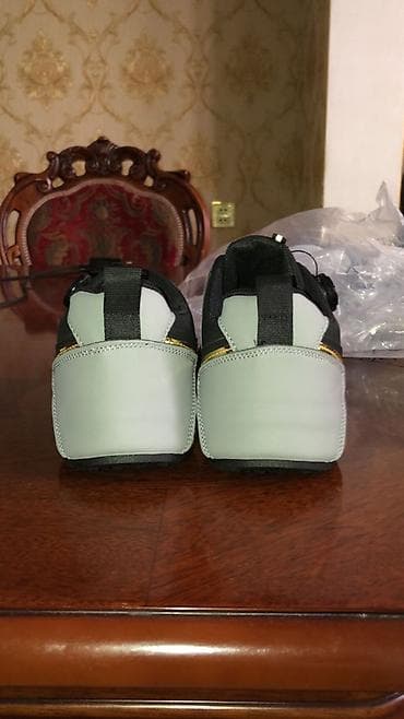 красофкалар мужской: Tezediler,olcusu 45 yazilib,amma 42-41 razmerdi,satişin sebebi — 3