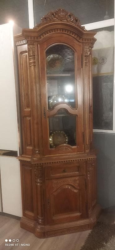 solo bar: Klassik dizaynlı bürüncoyunlu bufet-vitrin - Material: Təbiət ağacdan — 1