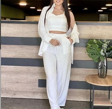 prada: 50 azna alinib 30 azna satilir yenidir geyinilmeyib Ağ rəngli 3 — 1