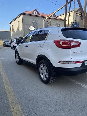 kia satisi: Kia Sportage: 2 l | 2010 il Krossover — 6