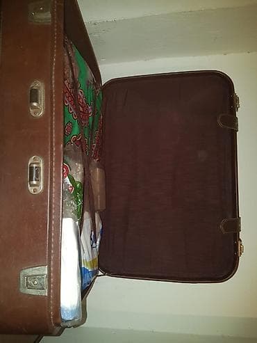 Çantalar: O vaxtin çamadanı .2 eded.balacanin qulpu yoxdur .basqa problemi — 2