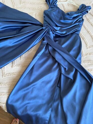 sade donlar: Ziyafət geyim, (donu) 500azn alınıb sadəcə birdəfə nişanda geyinilib — 5