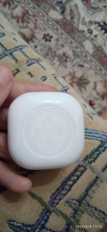 galaxy buds2: Samsung Galaxy Buds üçün şarj qutusu (ağ rəng) - Rəsmi Samsung — 3