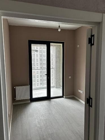 yeni ramanada evler: Yeni tikili yaşayış kompleksində işıqlı mənzil - Layihə: müasir — 2