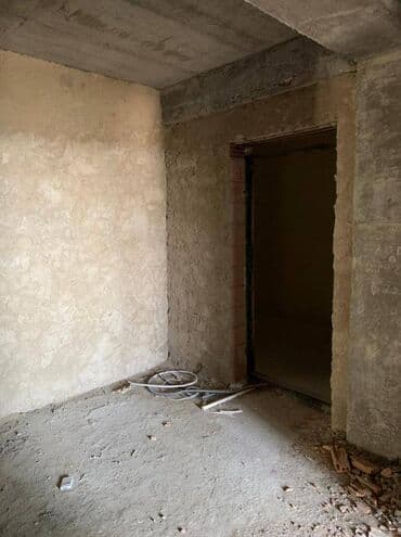 18 yaşdan aşağı iş: 3 otaqlı, Yeni tikili, m. Xalqlar Dostluğu, 105 kv. m — 8