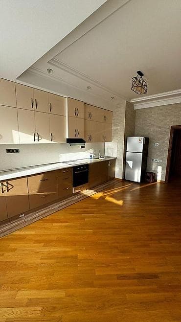 icare obyek: İcarəyə verilir 3 otaqlı yeni tikili 135 m², Ağ şəhər q. Kateqoriya — 2
