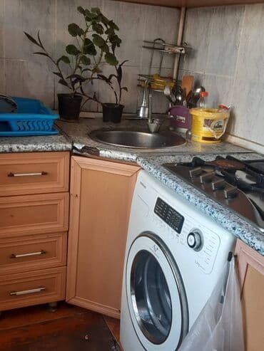 xutor kiraye: Neftçilər metrosunun yaxınlığında 5 mertebeli binanın 4-cü — 4