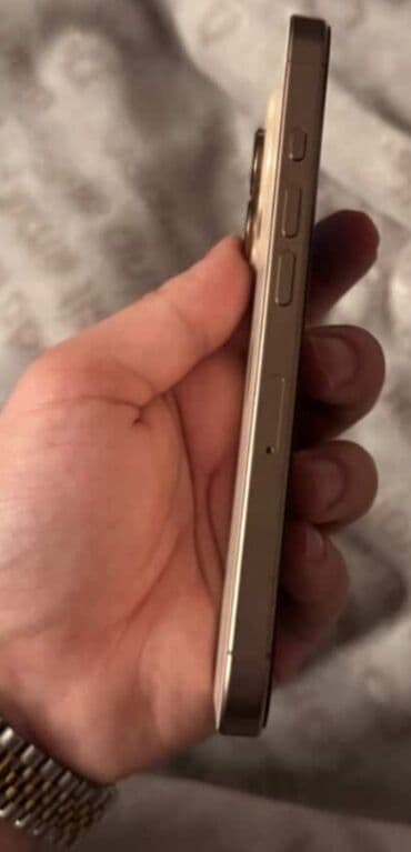 Asia: IPhone 16 Pro, 128 GB, Black Titanium — 4