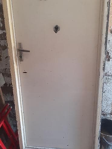 Ağ rəngli giriş/qapı dəsti - Material: metal gövdə, düz səthli ağ — 3