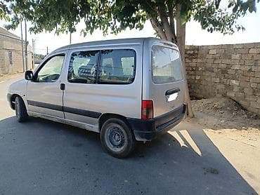 mini karavan: Peugeot Partner: 1.8 l | 2000 il 200000 km Van/Minivan — 2