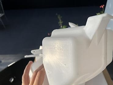 Avtomobil üçün şüşəyuyan maye qabı (washer tank) təqdim olunur — 1