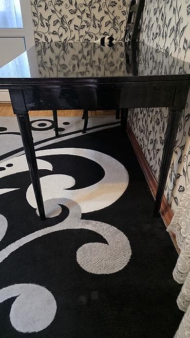 qara malina: Qonaq masası, Açılmayan, Taxta, Dördbucaq masa — 4