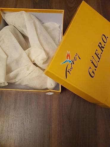 qızılı ayaqqabı: G.U.E.R.O. qadın tuflisi - Model: klassik “pump” stili - Rəng — 4