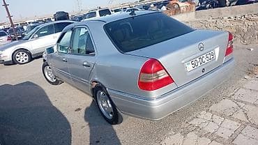 Mercedes-Benz C-Class sedan (W202), gümüş rəng. - Kuzov: 4 qapılı at lalafo.az Mercedes-Benz C-Class sedan (W202), gümüş rəng. - Kuzov: 4 qapılı