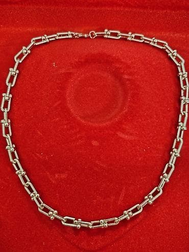 qizil boyunbagi: Boyunbağı — 1