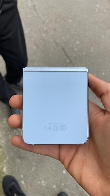 Samusung ZFlip 6 1 il alınıb karopkası var adapter və.s Real alıcıya