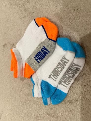 yun uşaq corabları: Uşaq corabları dəsti – həftənin günləri yazılı. 1 cüt-2 azn, əger — 2