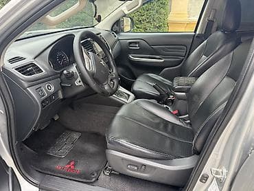 porsche disk: Mitsubishi L200: 2.4 l | 2021 il Pikap — 10