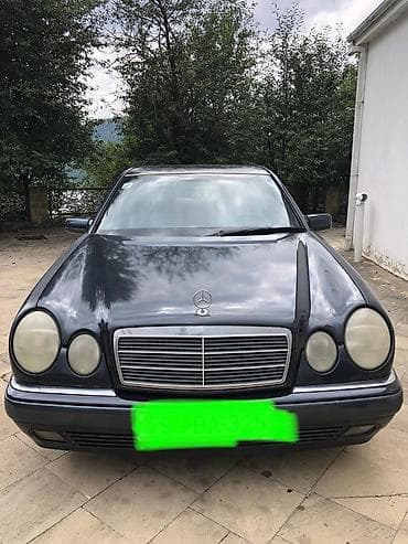 Mercedes-Benz E-Class (E200) sedan - Kuzov: 4 qapılı sedan, Göy rəng