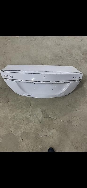 qazel kuzası: Mercedes-Benz w 205 arxa baqaj (sedan) — 2