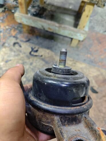 ssangyong korando 2013: Kia sorentonun 2011 mühərrik və karopka zavod yastıqlarıdır.içərisində — 3