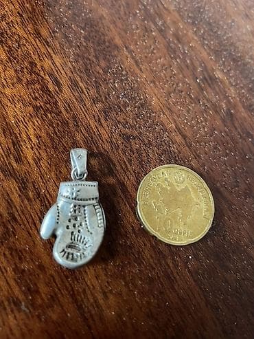 qlzl: Kulon, Qaşsız — 1