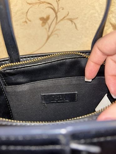 Kişi ayaqqabıları: ZARA-dan alinib. Az istifade olunub. 2 cur remeni var. Ela — 3