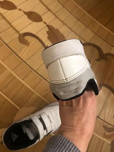 Bodi: Original! Adidas uşaq idman ayaqqabısı - Rəng: ağ, qara detallarla - — 4