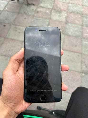 iphon 6s: IPhone 7 Plus, 128 GB, Qara, Barmaq izi — 2