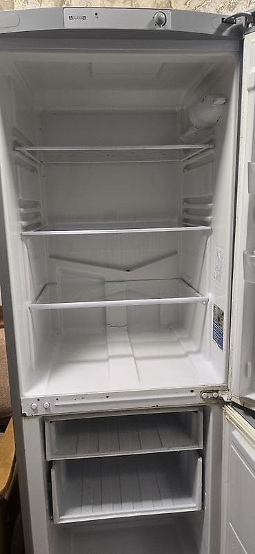 iphone dubai variant: İşlənmiş 2 qapılı Indesit Soyuducu Satılır, rəng - Boz — 2