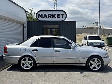 loreva reed diffuser: Mercedes-Benz C-Class: 2 l | 1994 il Sedan — 4