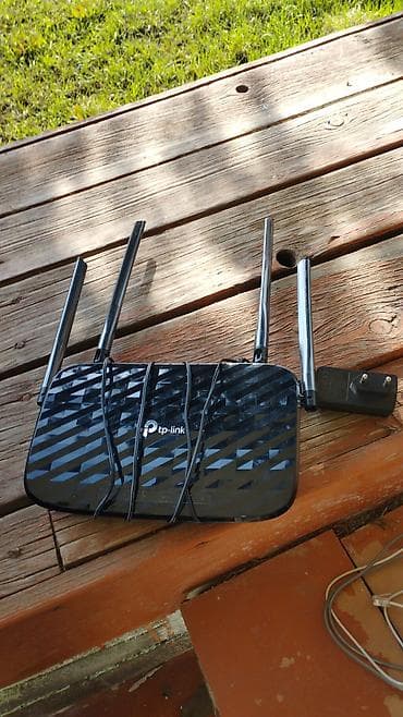 TP-Link Wi‑Fi router - Marka/model: TP-Link (qara, parlaq naxışlı
