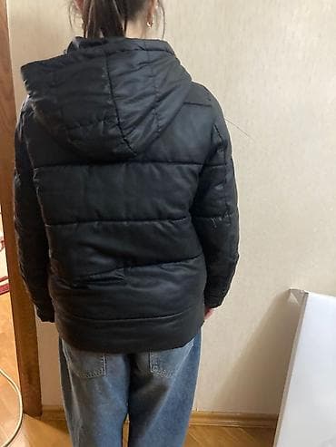ust geyimi: Qadın üçün qara rəngli qış gödəkçə - Model: qısa, yüngül “puff” tipli — 2