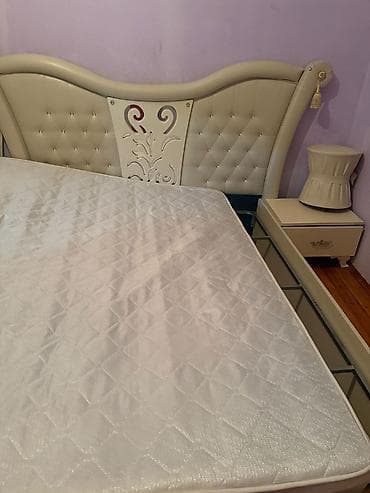 mətbəxt stol: Hamısı birlikdə satılır.
2700 Azn — 5